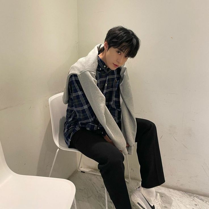 rega anggara tweet media