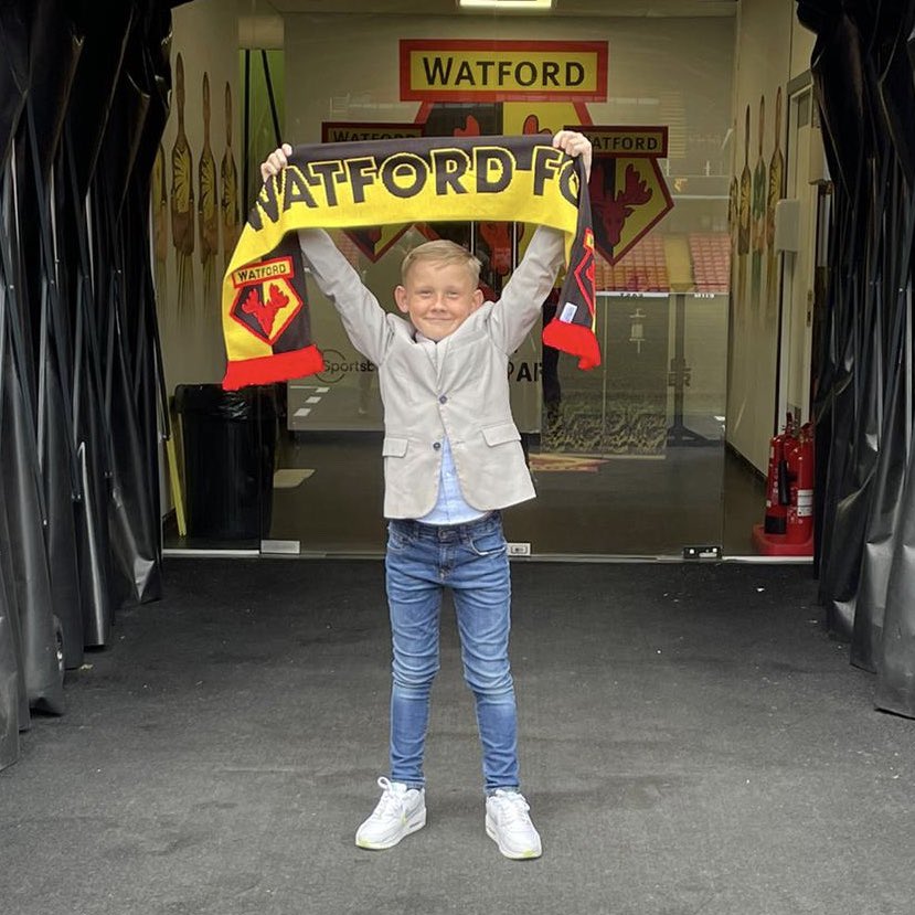 WatfordFCAcad's tweet photo. Future 🐝

Congratulations to Under-9s Luca, Billy, Godfred and Alfie who signed their first contracts 📝 

What a moment for the boys and their families  🙌 https://t.co/BDcnGcQLIk