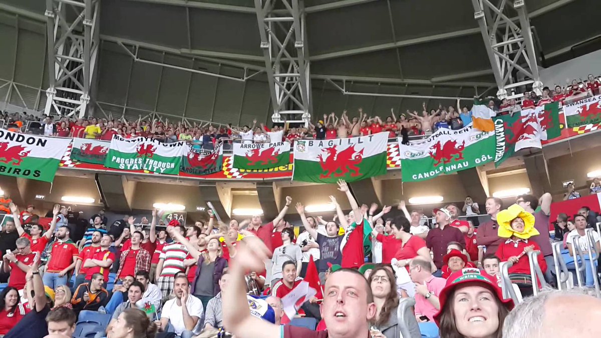 Bragu mwy o ‘Wales Away IPA’ cyn hir....tybed pam? 
x <a href="/spiritof58wales/">TIM WILLIAMS</a> 
Brewing more ‘Wales Away IPA’ very soon...I wonder why? 🔥🔥🔥