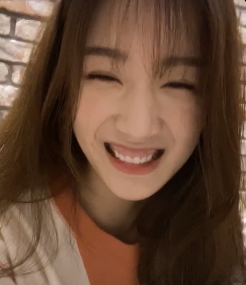Kayouwng's tweet photo. Surprising the world with the newest appearance of mine through the Instagram live. Yes, I got this thin-layer bangs! 💇🏻‍♀️ https://t.co/yyEPFKf9YO