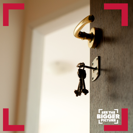 ReigateBeat's tweet image. Cuckooing: Where a drug dealer befriends a vulnerable person, taking over their home and turning it into a drugs den.

Could this be happening up your street? 🏠 👀 

Don't let them nest in your neighbourhood. Suspect it? Report it: surrey.police.uk/ro/report/ocr/…

#SeeTheBiggerPicture