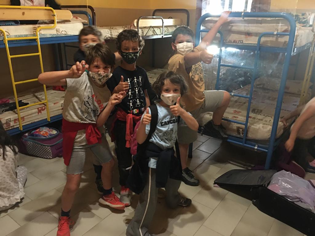 epiasabadell's tweet photo. BON DIA des de La Carral!!
Hem dormit molt bé. Vestits i pentinats. Ha sortit el sol i fa un dia esplèndit!
#2NPRIPIASABADELL
#PRIMÀRIAPIASABADELL https://t.co/irXoffwOsV