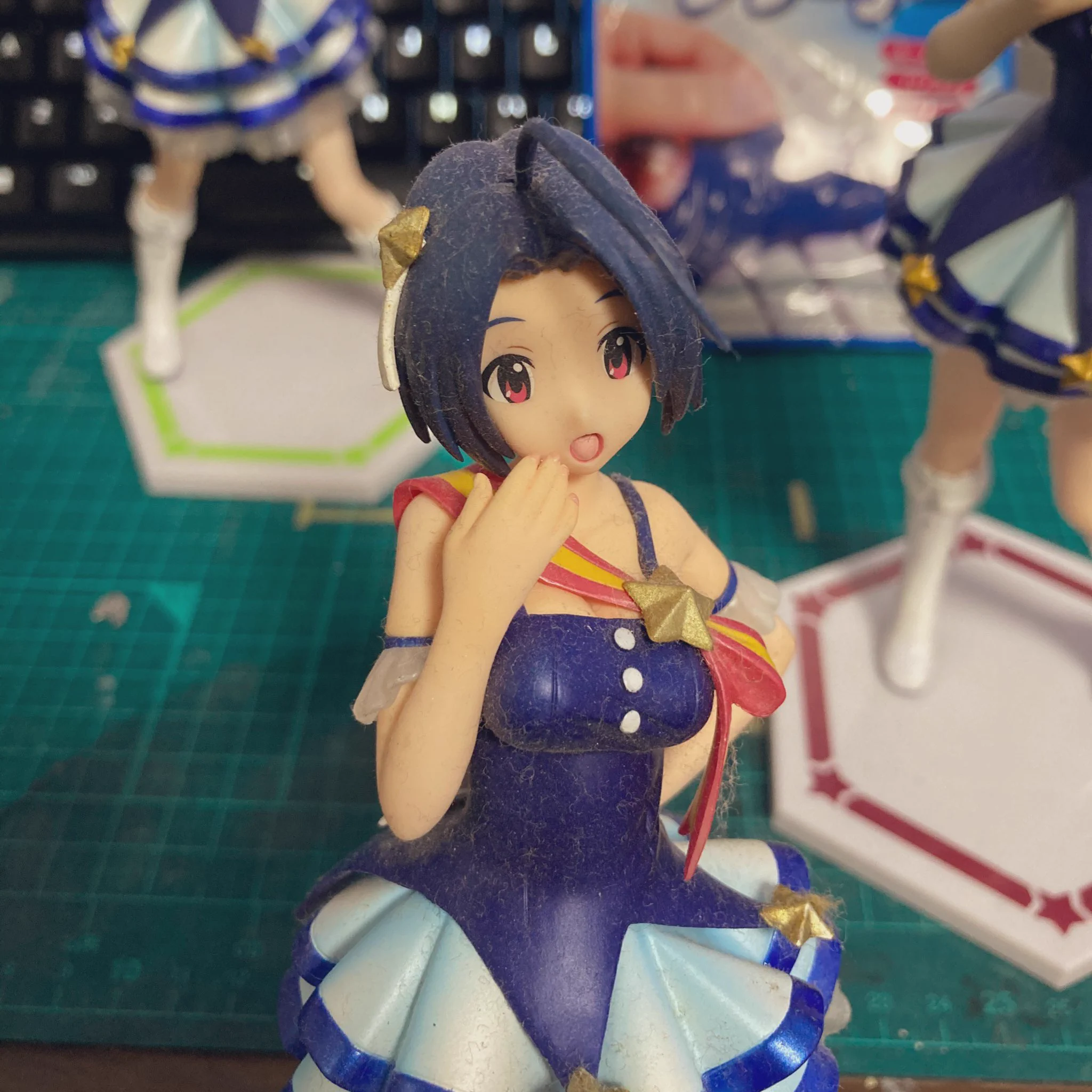 100均のジェルクリーナーが最高！フィギアの細かいほこりもスパッときれいにからめとる！