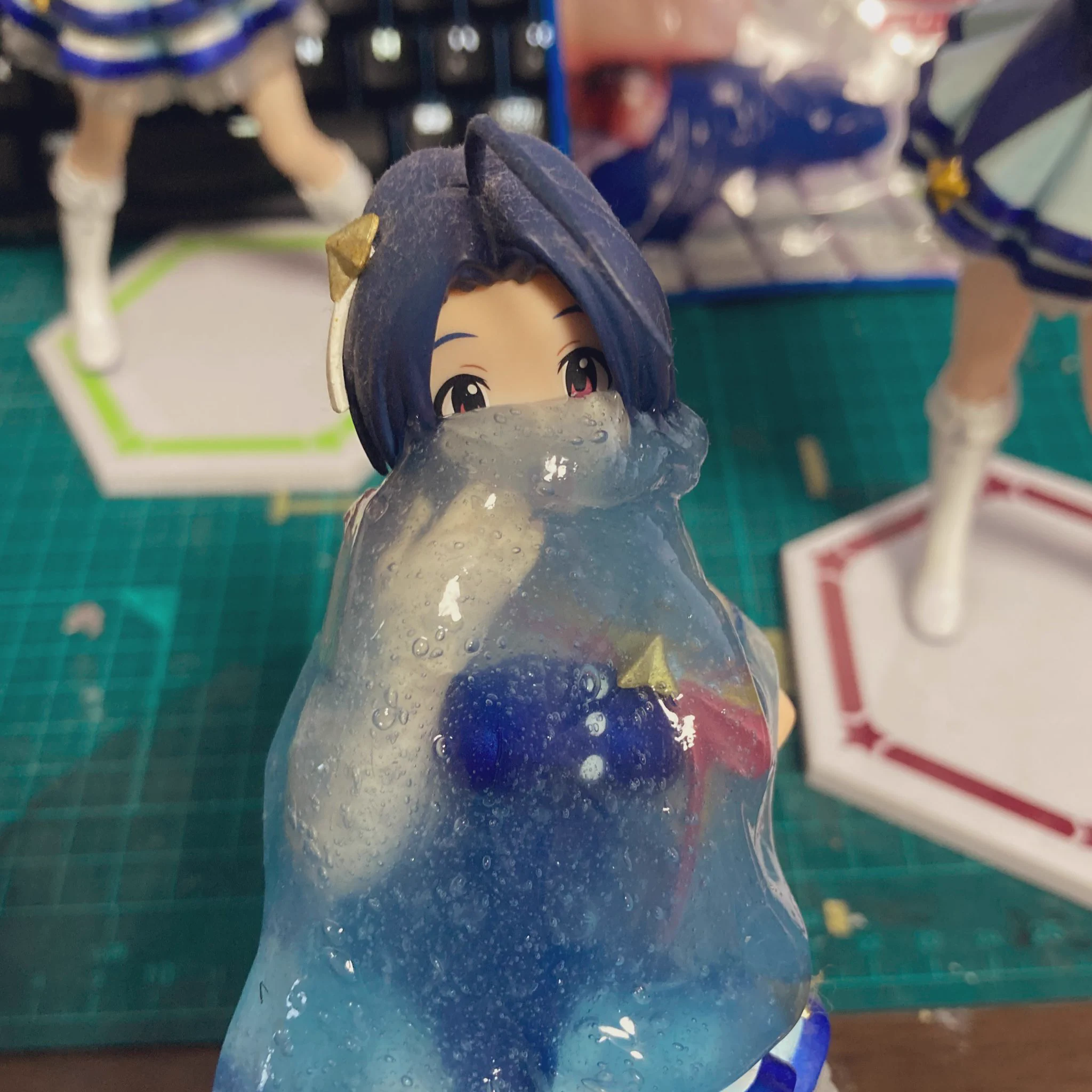 100均のジェルクリーナーが最高！フィギアの細かいほこりもスパッときれいにからめとる！