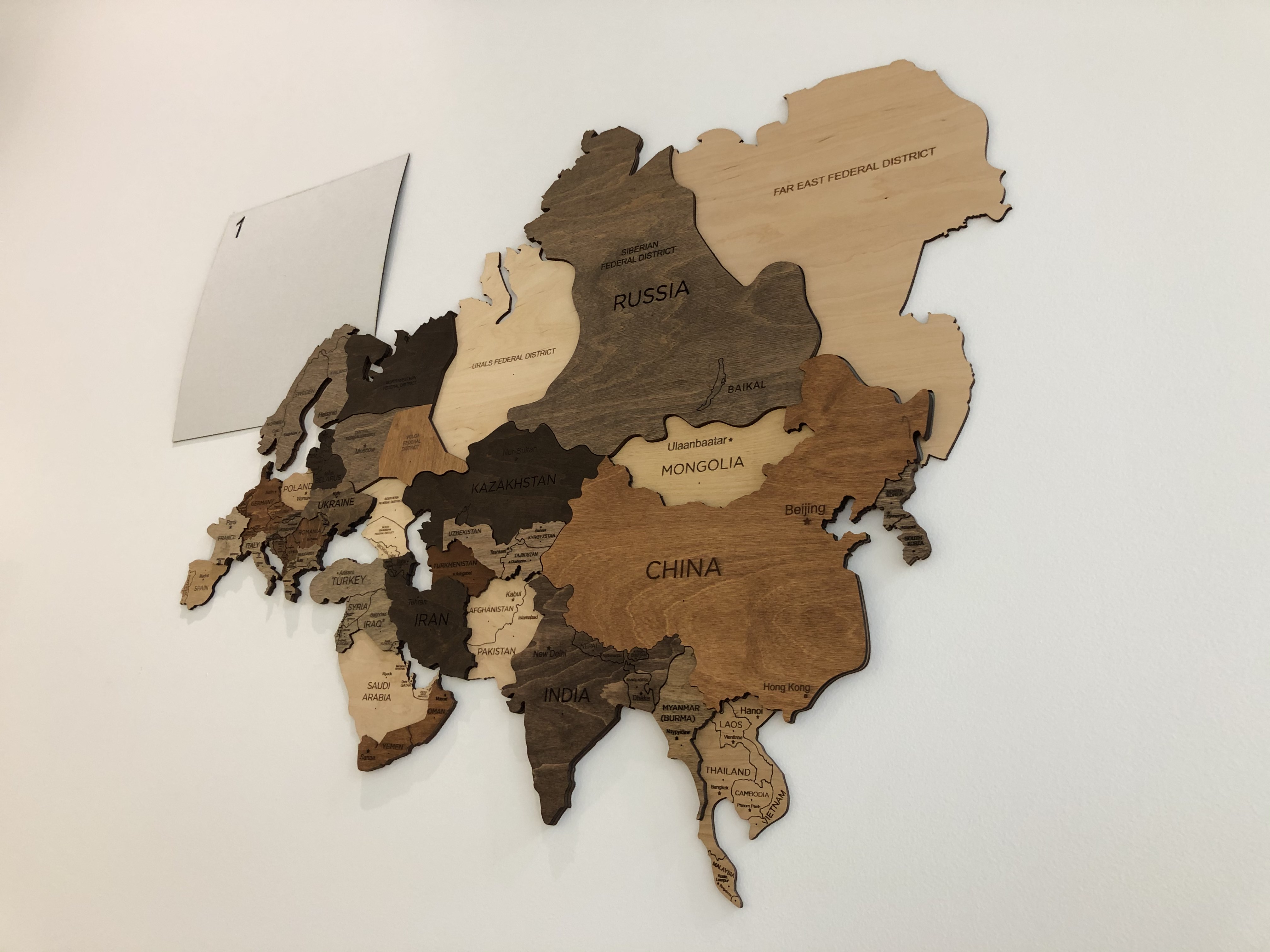 Hisao Hiroko Taki Plaza B1fのglobal Loungeに世界地図を貼り付け作業中です まだ途中 A World Map Is Coming Soon On The Wall At Global Lounge T Co G2ix7b7xsx Twitter