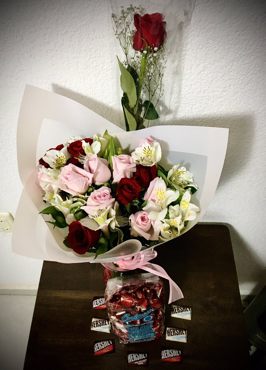 sofia_glz's tweet image. Desperté sin saber qué día era...
Fue uno lleno de sorpresas y de amor!!
#DiaDelPsicologo esto cada vez se pone mejor!!