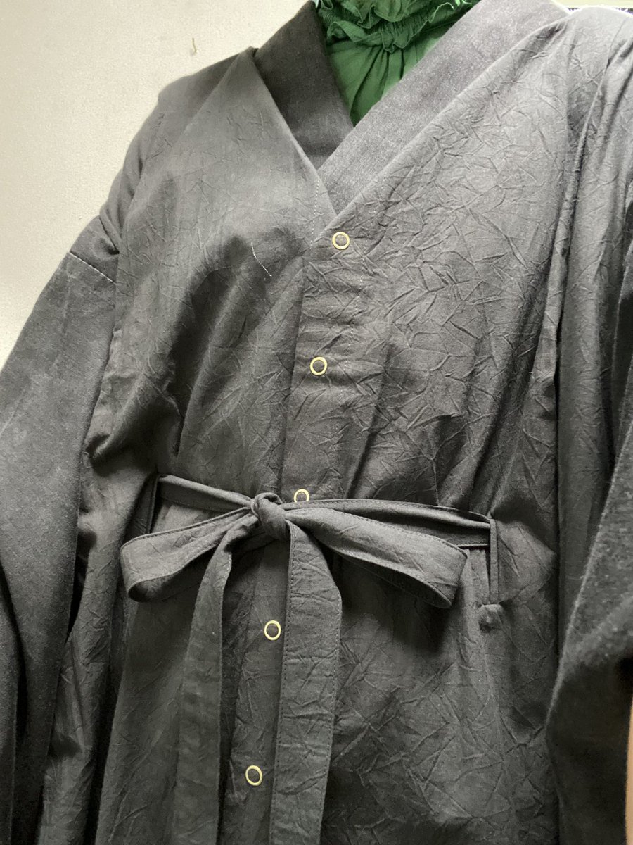 る壺 21アフリカ浴衣発売開始しました 着物で世界を旅しよう 百年ぶりくらいにお洋服買ったのですが 思った通り 使い倒してる くるりのデニムとの相性すごい 着物っぽい袖の洋物コートにしか見えない 注文していた Ateliernell さん