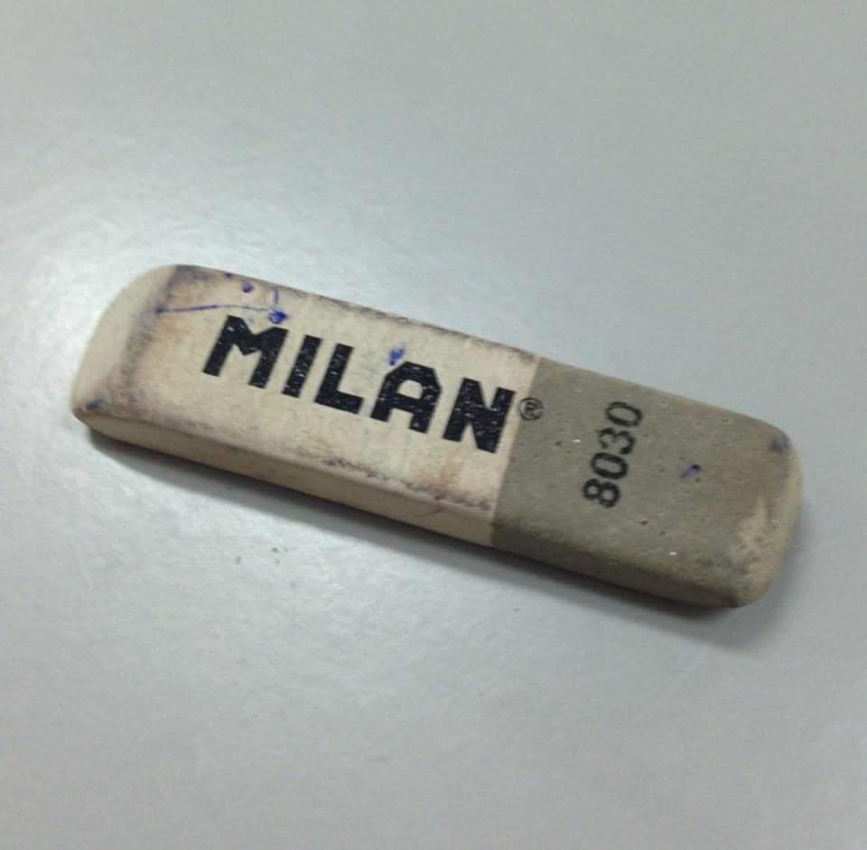 Dice la leyenda que con la parte gris se podía borrar lo escrito a boli...