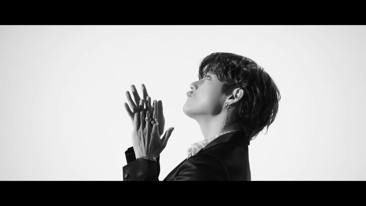Bearly_Tae's tweet photo. J’aime que lui. https://t.co/X38ROOaJB0