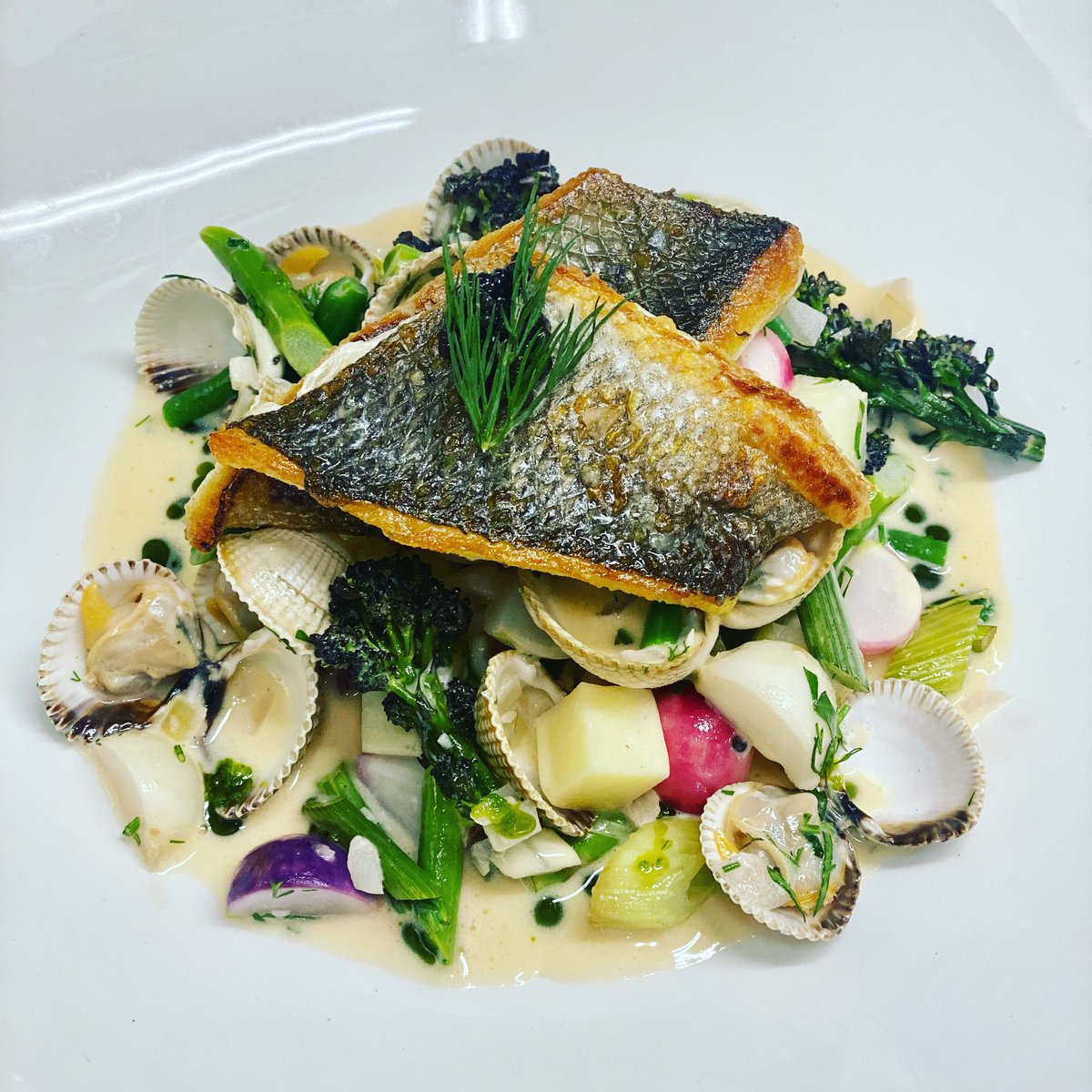 Line caught sea bass, cockles, spring vegetables, from last nights service.😋
#notbadforapub 
#gastropub
#ourgreatlittlecity 
#producedriven 
#trurobuzz 
#pubsofinstagram