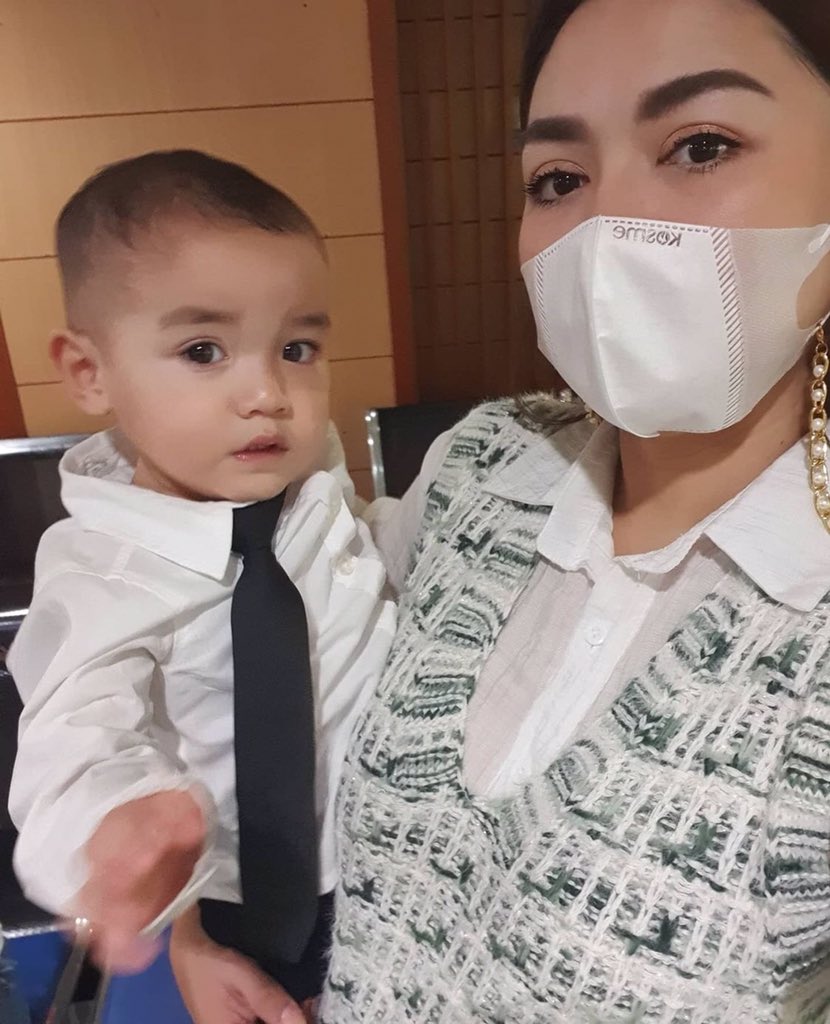 Dduuhhh si bayikkkk dah bisaaa gayaaa gituuu ❤
Ini mau sidang skripsi apa gmn sih nak?

#guinandra14month