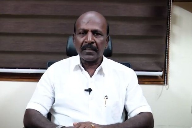 AIRNews_Chennai's tweet image. #கோவிட்19 தொற்று உள்ளதா என்பதை கண்டறிவதற்கான ஆர்.டி.பி.சி.ஆர். பரிசோதனை கட்டணம் குறைக்கப்பட்டுள்ள நிலையில், கூடுதல் கட்டணம் வசூலித்தால் 104 என்ற எண்ணுக்கு புகார் செய்யுமாறு மருத்துவத்துறை அமைச்சர் திரு. மா. சுப்பிரமணியன் கேட்டுக் கொண்டுள்ளார்.
#covid19 #rtpcrtest