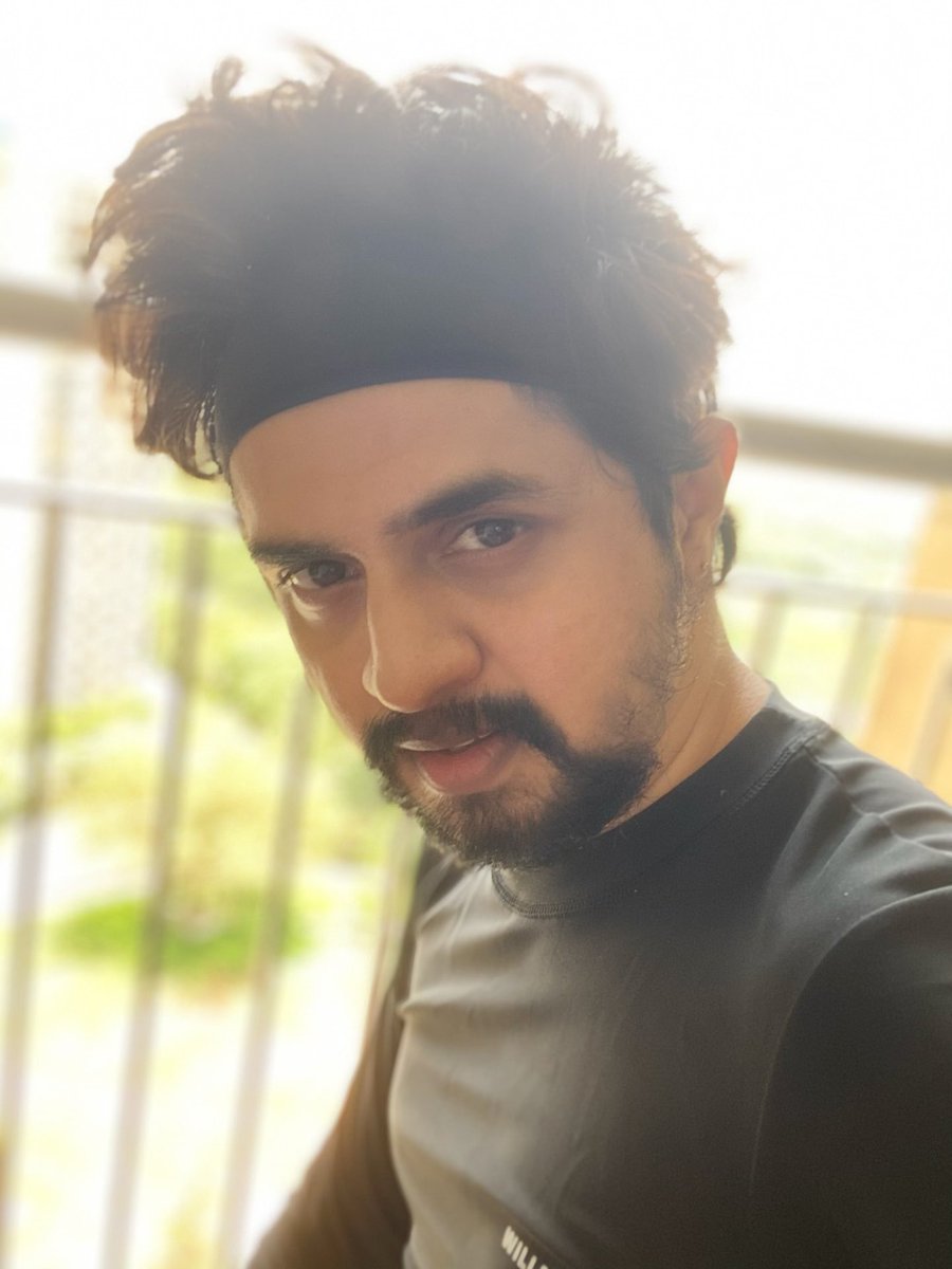 magareankit's tweet photo. Love yourself first ! 
#Transformation in Progress 💪🏻
#PositiveVibes #SelfCare 
.
.
.
#PositiveEnergy #FridayVibes #FridayMood #FridayFitness #NoPainNoGain #SweatItOut #FitnessMotivation #SelfLove #LoveYourself #Selfie #SelfRespect #AnkitMagare #Ruank #PostWorkout #FitnessGoals https://t.co/ChOD5q7xh5