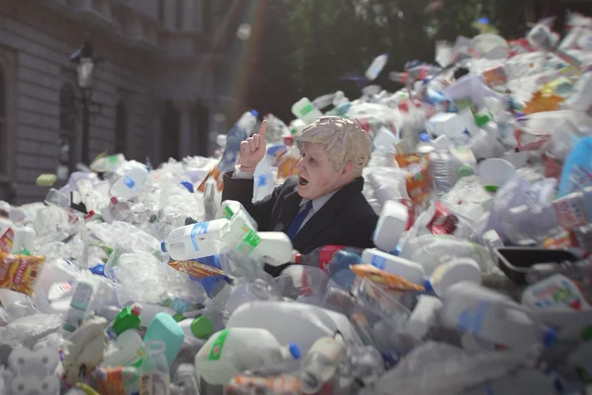Ad of the Day: <a href="/GreenpeaceUK/">Greenpeace UK</a> recreated what would happen if the plastic waste exported by the UK in one day was dumped on 10 Downing Street  (by <a href="/StudioBirthplce/">Studio Birthplace</a>) buff.ly/3bIHxE1