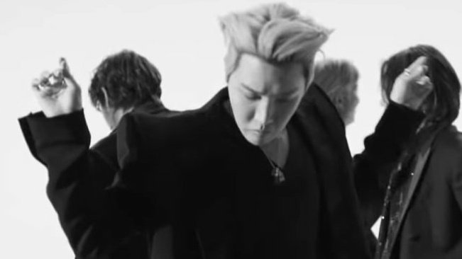 I assure you none of us are ever going to recover from Butter era Hoseok 

#BBMAsTopSocial for <a href="/BTS_twt/">방탄소년단</a>