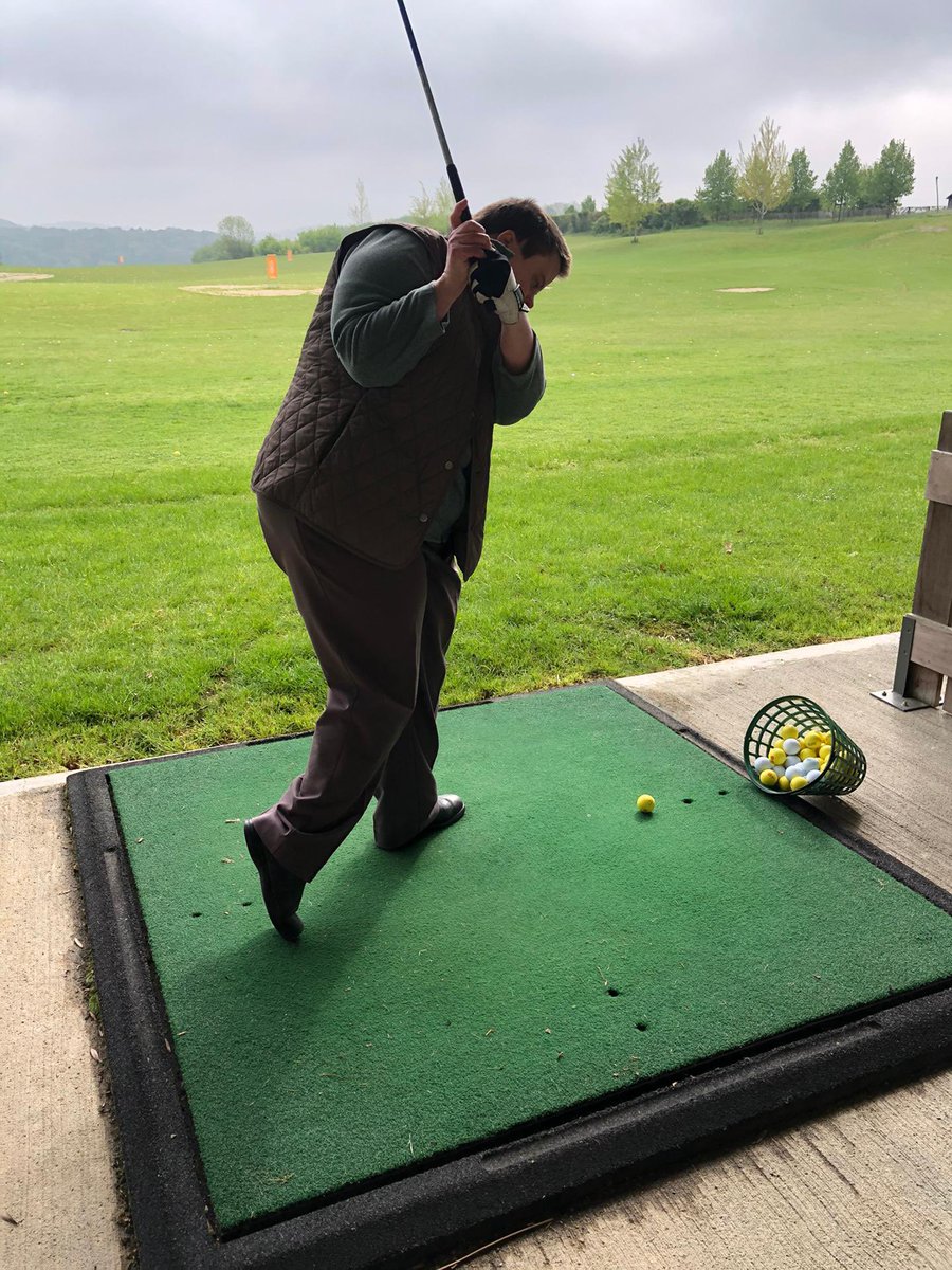 Les coachs AFGolf avaient préparé un entraînement un peu particulier pour les joueurs paragolf : Travail sur la coordination ainsi que sur les réactions et l’adaptation aux situations inhabituelles sur le terrain. Et ils ont super bien bossé 🤗👍#paragolf