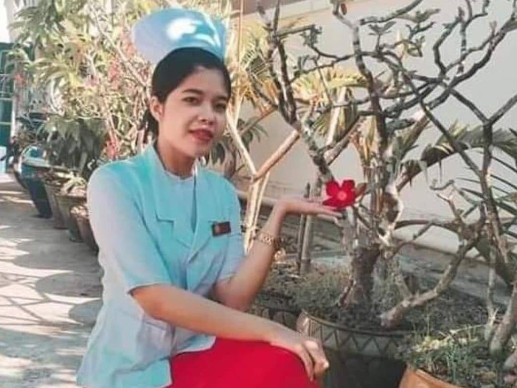 Myeik, Dawei

CDM SUPPORTER ABDUCTED

Night-time abductions continue. Moe Myint Chal, a nurse,  was taken circa 11pm by SAC junta. 

#WhatsHappeningInMyanmar #Myanmar