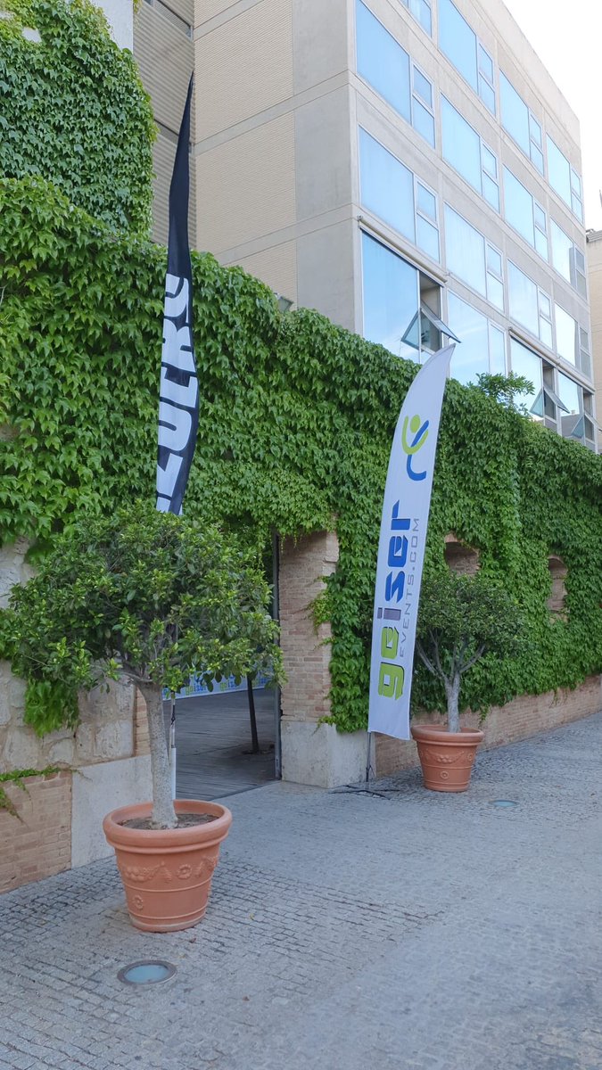 ¡Vuestros dorsales os esperan! 

5K Valencia • 23 de mayo 

#ValenciaVuelveACorrer 

<a href="/FDMValencia/">FDM Deporte València</a>