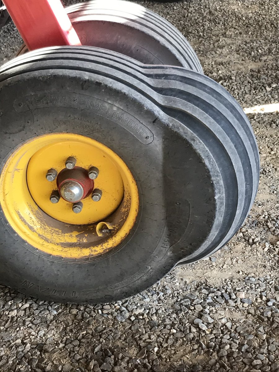 Michael Correll tweet media