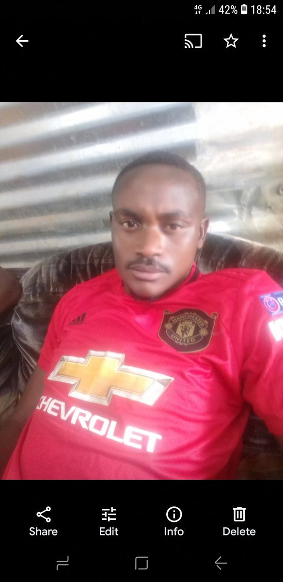 BoySimie's tweet image. 