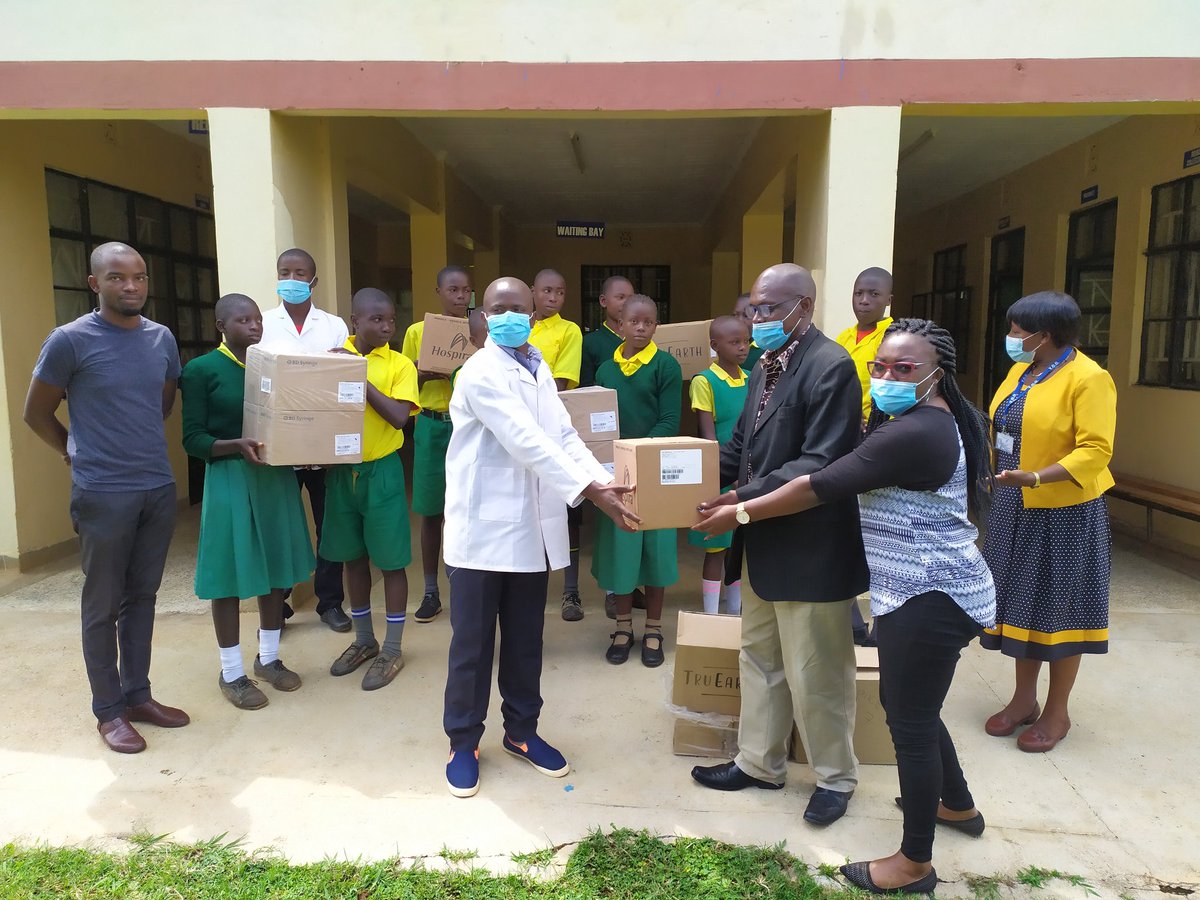 ADSWREGION's tweet photo. Rev. Johnstone Nyongesa together with ADSW Executive Secretary, Ms. Edna Kibisu, hand over medical supplies to the Clinical Officer ACK Madeline Health Centre Mr. Elvis Wamalwa. The supplies are a donation from Health Partners International Canada (HPIC). @HPICanada https://t.co/gaj7zEs9zN