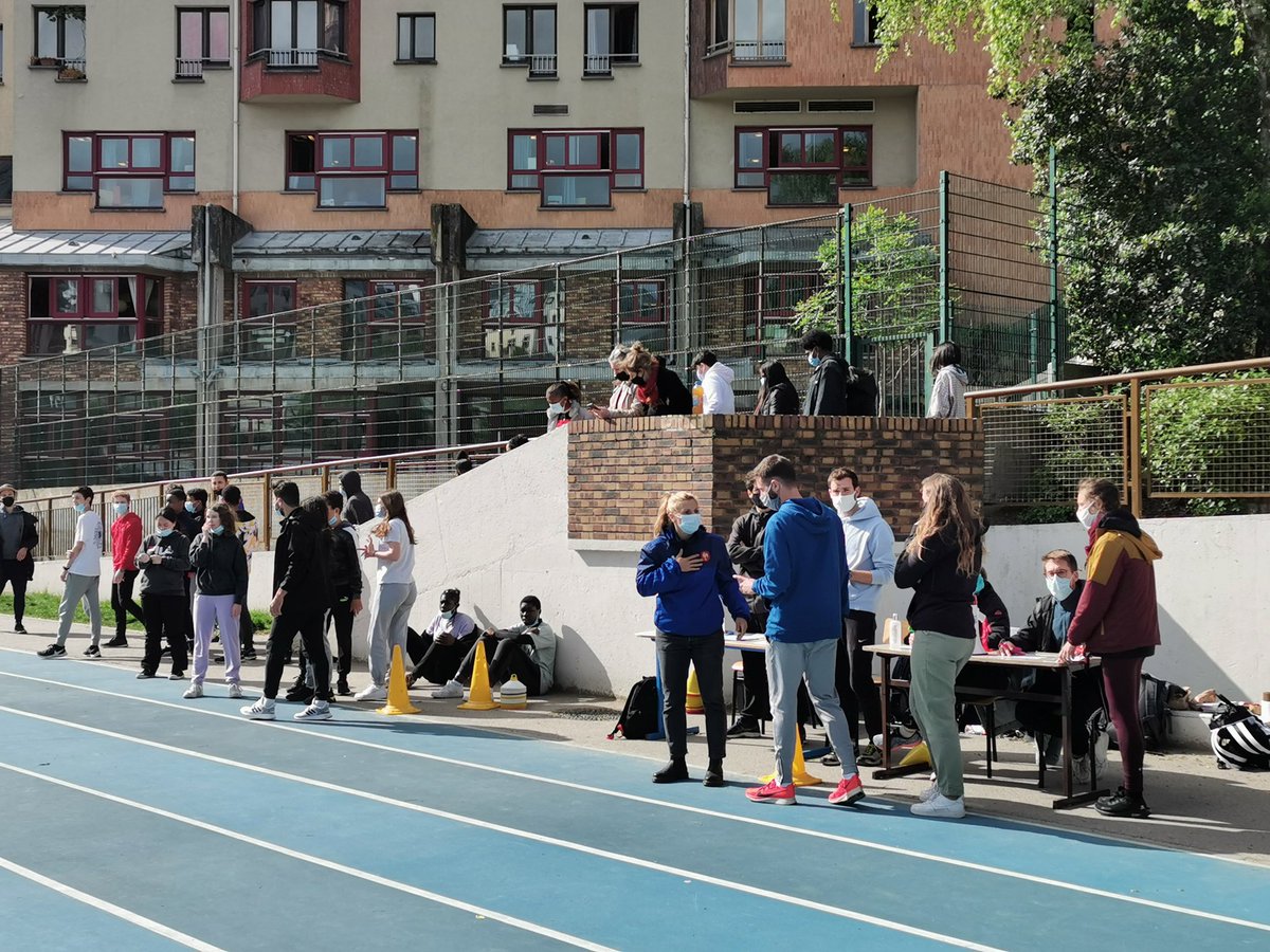 La course contre la faim a commencé pour les élèves du <a href="/clgGAB10/">Collège De La Grange Aux Belles 75010</a> . Nous espérons recueillir de nombreux dons pour l'association <a href="/ACF_France/">ActionContreLaFaim</a> 
#solidarite 
<a href="/Academie_Paris/">Académie de Paris</a> 
<a href="/Mairie10Paris/">Mairie du 10e</a>