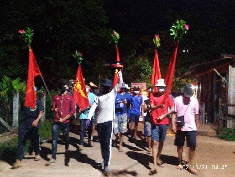 zalattpwint's tweet photo. Dawn strike in defiance of the junta in NyangZin Village, Theyat Chaung. #WhatsHappeningInMyanmar  #May21Coup  #GlobalArmsEmbargo https://t.co/fXE29hdP9A