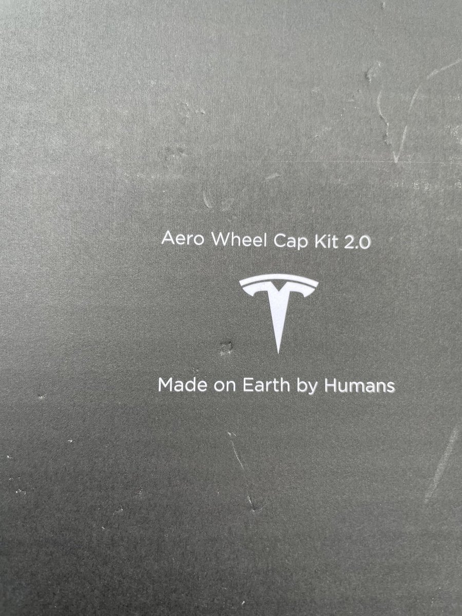 KroegerOve's tweet photo. Mit oder ohne? @Tesla Model 3 Radkappen #doctesla #teslacheck https://t.co/ADq1nhXFee https://t.co/6NrVX4O6Mg