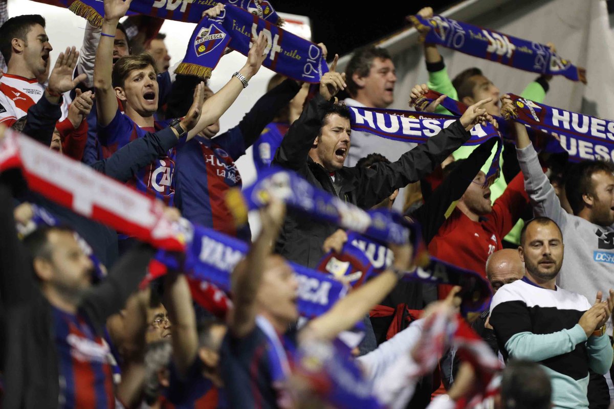 SDHuesca's tweet photo. 🔙 Hoy hace 3⃣ años que vivíamos uno de los partidos más especiales para el club:

🥇Nuestro primer ascenso a Primera División. 

¡Grandes recuerdos de una tarde que nunca olvidaremos! 💙❤️

✳️ Mañana tenemos la oportunidad de continuar escribiendo nuestra historia. ¡Hagámoslo! https://t.co/RGaXNt9OgJ