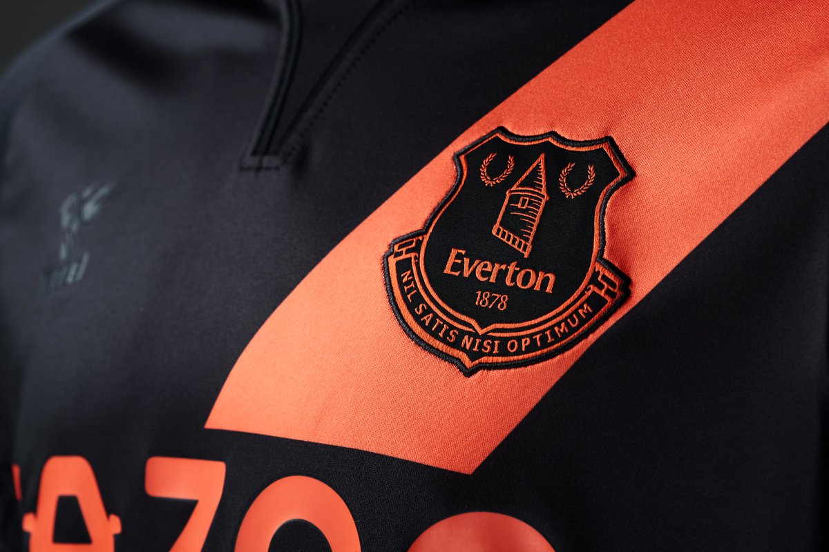 We're giving away the new <a href="/Everton/">Everton</a> #AsOne 2021/22 shirt.

To enter to win;

➡️Follow @GrandOldTeam
🔄Retweet this image

Winner announced 4 June in the replies - good luck!

👕bit.ly/2122EvertonAwa…