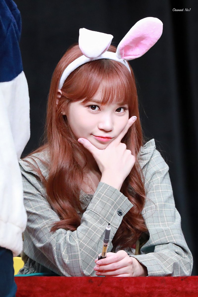 kimchaewon_net's tweet photo. 안녕하세요, 여러분.

오랜만이에요. 잘 지내셨나요?

그동안 저는 일상에 집중하며 한걸음 뒤에서 채원이를 응원하다가,

이렇게 오늘 문득, 생각이 나서 찾아오게 되었습니다.

작업이 너무 오랜만이라 어색하고 기분도 묘하고 그렇네요.

채원이의 멋진 앞날을 기도합니다🙏🏻

감사합니다!

#김채원 https://t.co/4g6Lvx97hI