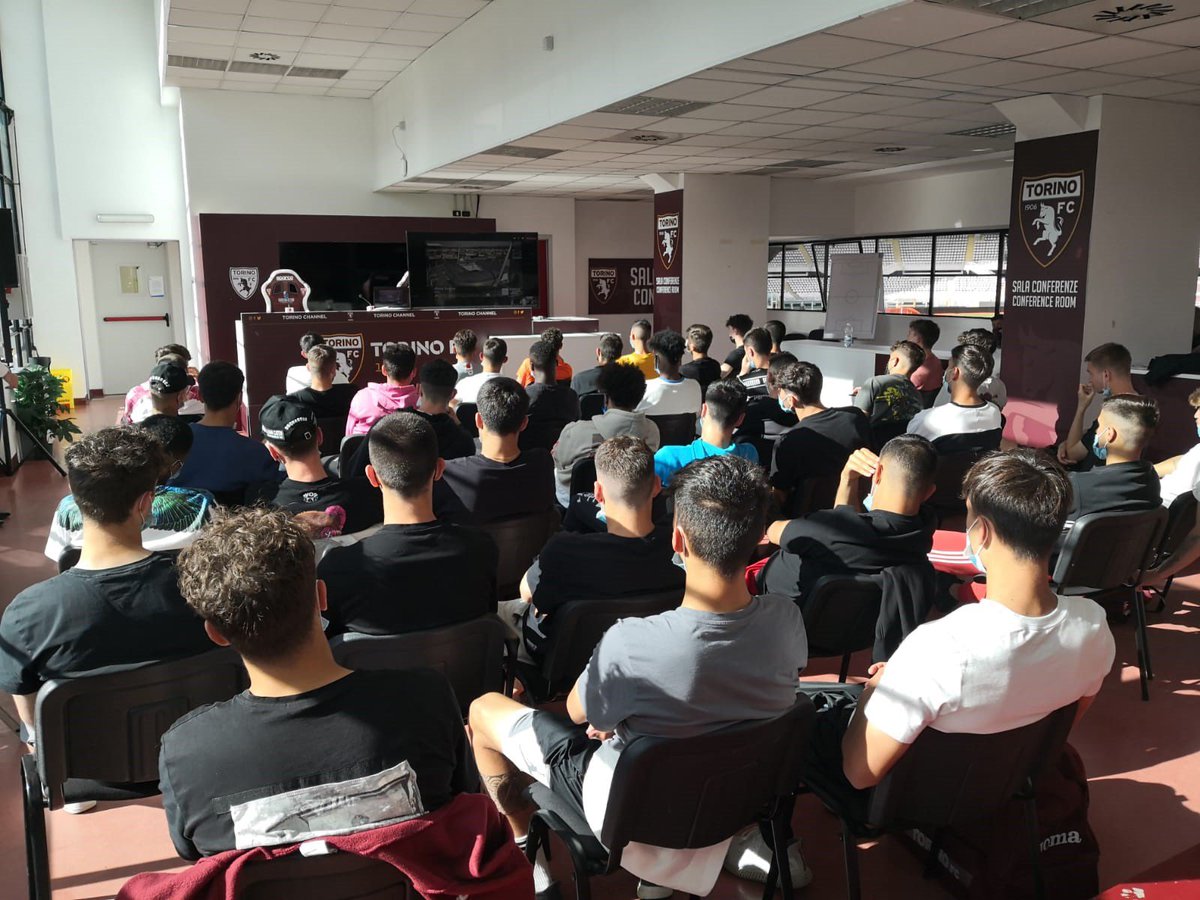 icsc_spa's tweet image. Derby della Mole per l’#IntegrityTour, tra @juventusfc e @TorinoFC_1906 
I ragazzi della Primavera e dell’Under 17 sono scesi in aula, con @Sportradar e @SerieA , per affrontare e approfondire la tematica del match-fixing e preservare così i valori dello #Sport. #noisiamoper