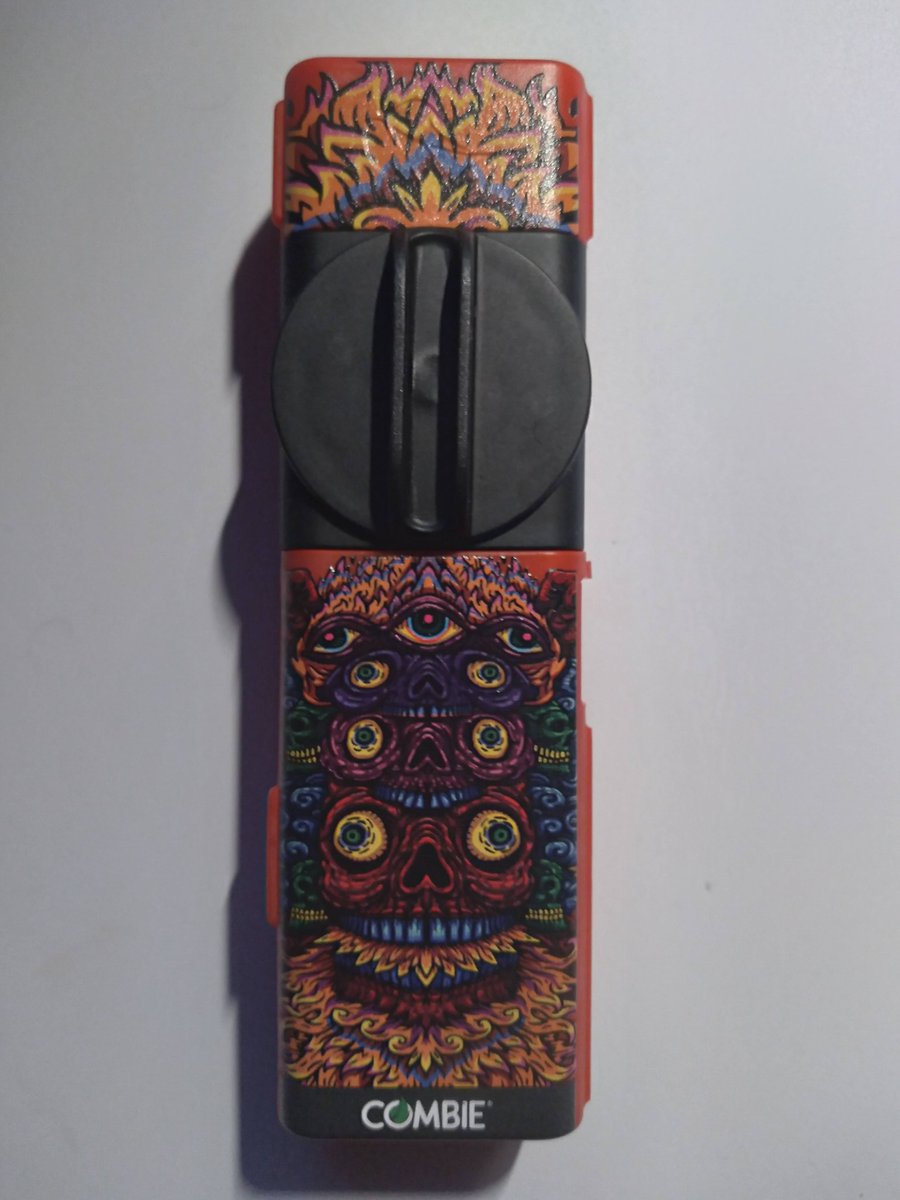 print2death's tweet photo. A better look into the #Combie Smoke Case for Joints. 
These a some dope new #culture pieces for the #cannabis enthusiast. https://t.co/zR9k8RmDPJ