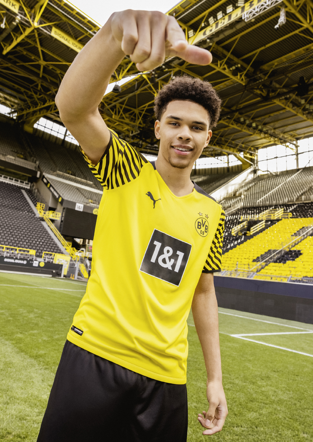 Goal Japan New Kit Alert Pumaから発表された ドルトムント の21 22シーズンのホーム ユニフォームが本日より発売 詳しくはプーマ公式オンラインストアをチェック なお 新ユニフォームは明日のレヴァークーゼン戦でお披露の予定