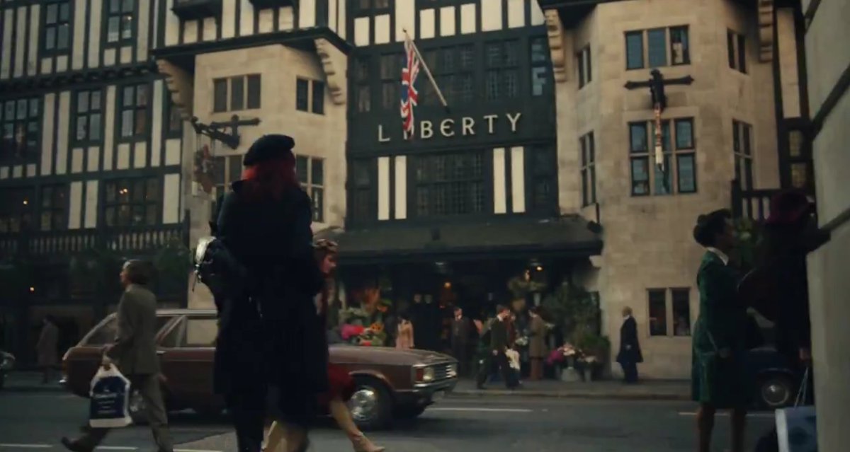 Film_London's tweet image. This time next week we'll be watching Emma Stone make London the personal catwalk of #Cruella in cinemas and on @disneyplus! 🐾

Cruella filmed at @theroyalparks, Carlton House Terrace + loads more iconic London hotspots and you can play spot the red phone box from Friday 28 May!