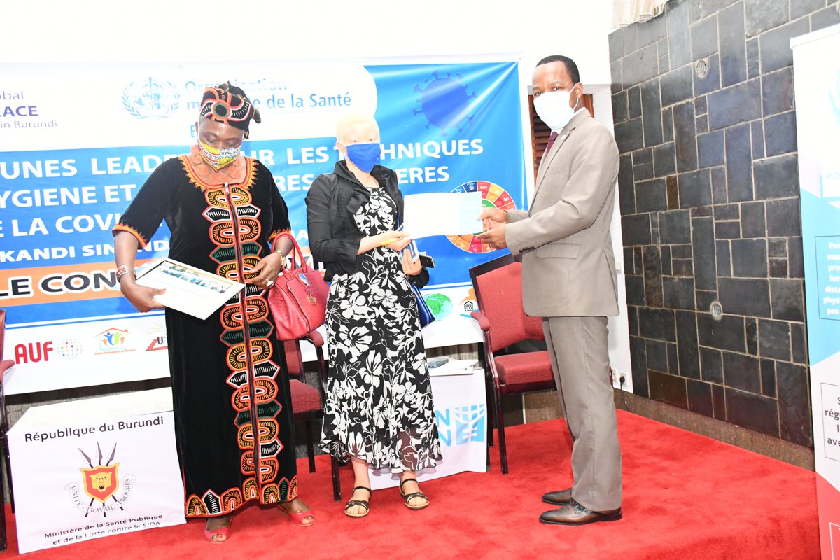 gdcb22's tweet photo. La cérémonie de clôture de l’atelier de formation qui a duré 3 jours s’est achevée par la remise des certificats aux 150 jeunes participants par les grandes personnalités des grandes Organisations telles que @mspls_bdi, @WhoBurundi, @UNWomenBurundi, @UNFPABurundi et bien d’autres https://t.co/hCOVwinjQ3