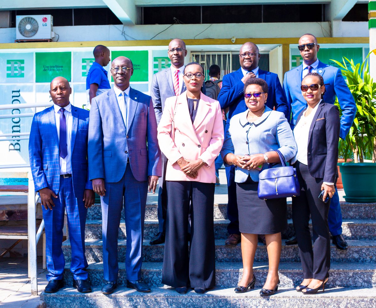 Bdiswitch's tweet photo. Les activités du lancement officiel des services du Switch Monétique National du #Burundi ont débuté par une démonstration de l'interopérabilité des institutions financières sur les différents guichets automatiques des quatres banques partenaires déjà connectés.
#Biswitch https://t.co/GnIAL3lSBa