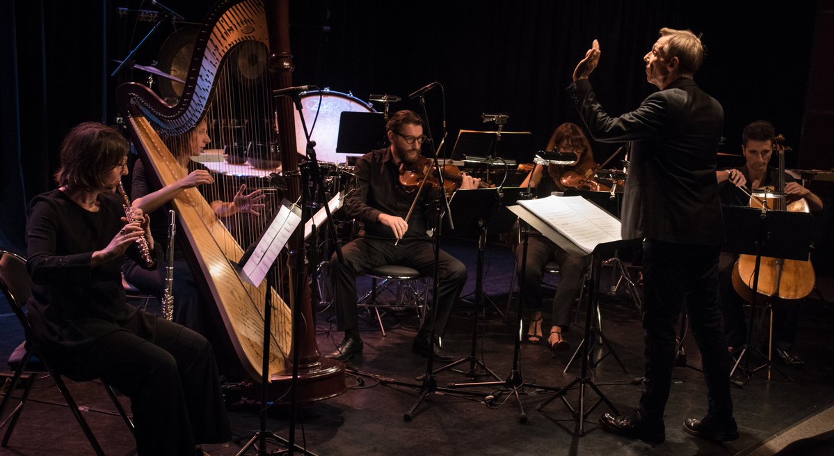INAEM_Cultura's tweet photo. Con @enstelemaque, el ciclo Series 20/21🎶 vuelve el lunes al @museoreinasofia cargado de estrenos: tres de compositores residentes de la @casadevelazquez y otros dos absolutos por encargo del @cndm_inaem a @JoanMagrane y José Manuel López. ¡Entrada libre!
https://t.co/P1MtCn72I6 https://t.co/Zw0esK542t