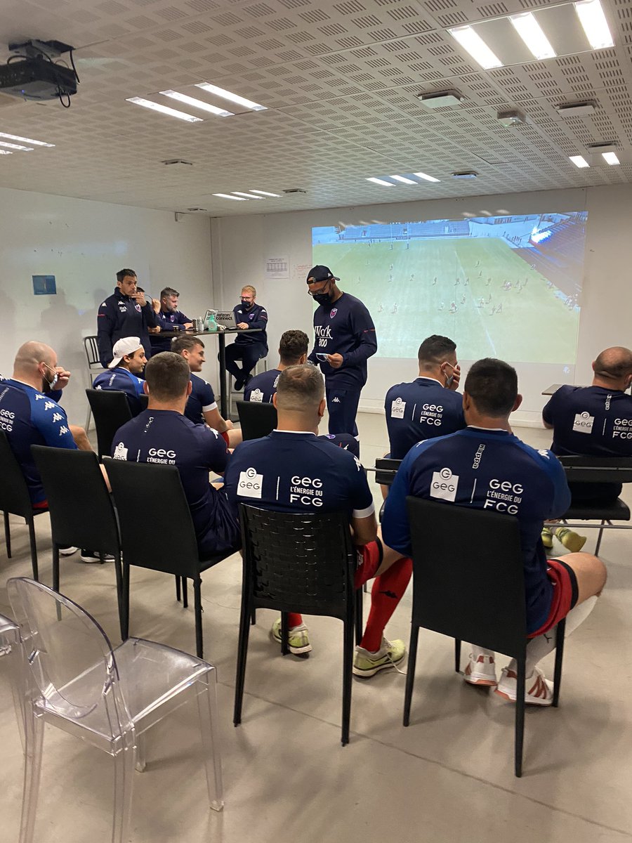 La journée commence avec l’analyse vidéo !