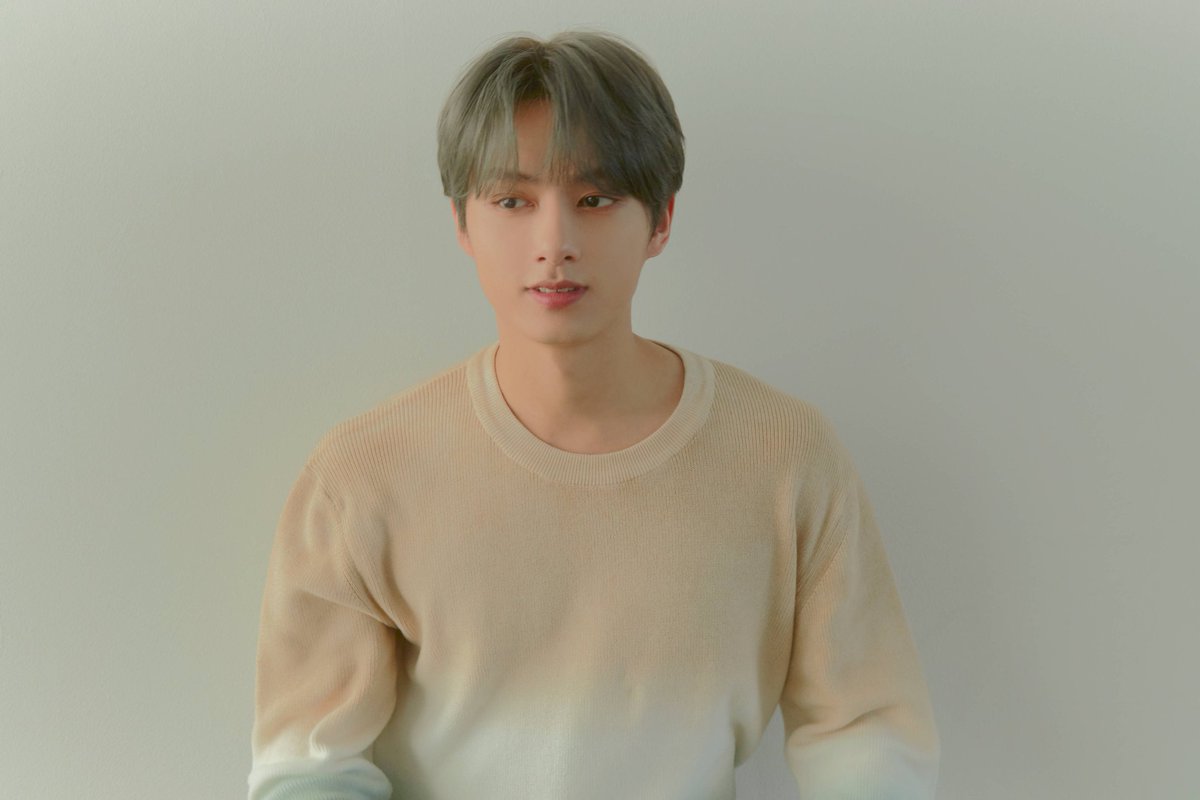 SVT_Fancafe's tweet photo. [#XCSS 🎁 Weibo]
210521 -18:25 KST-

➸ you're like the clear wind, brushing past crowds, taking the beauty and emotion of everything in the world to make it into musical notes that are delicately delivered 

#준 #SEVENTEEN #세븐틴 @pledis_17 #BMMAsTopSocial https://t.co/JuAYz1RHS5