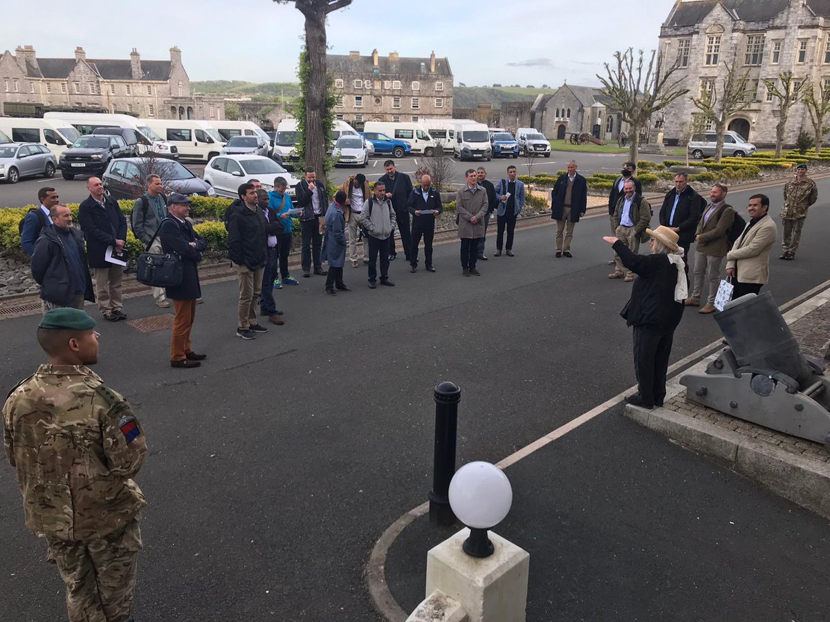 An absolute pleasure to host members of RCDS during an impromptu visit to our 17th Century fortress home on Plymouth Sound 💪💪 15 nations represented and eager to learn about the Commando Gunners and the Defence of Plymouth 🥊💥💪 #softpower #defenceengagement @ComdtRCDS