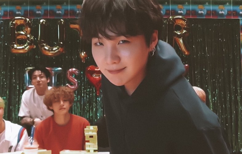agustdfms's tweet photo. he’s so cute https://t.co/n30AR9JC0Q