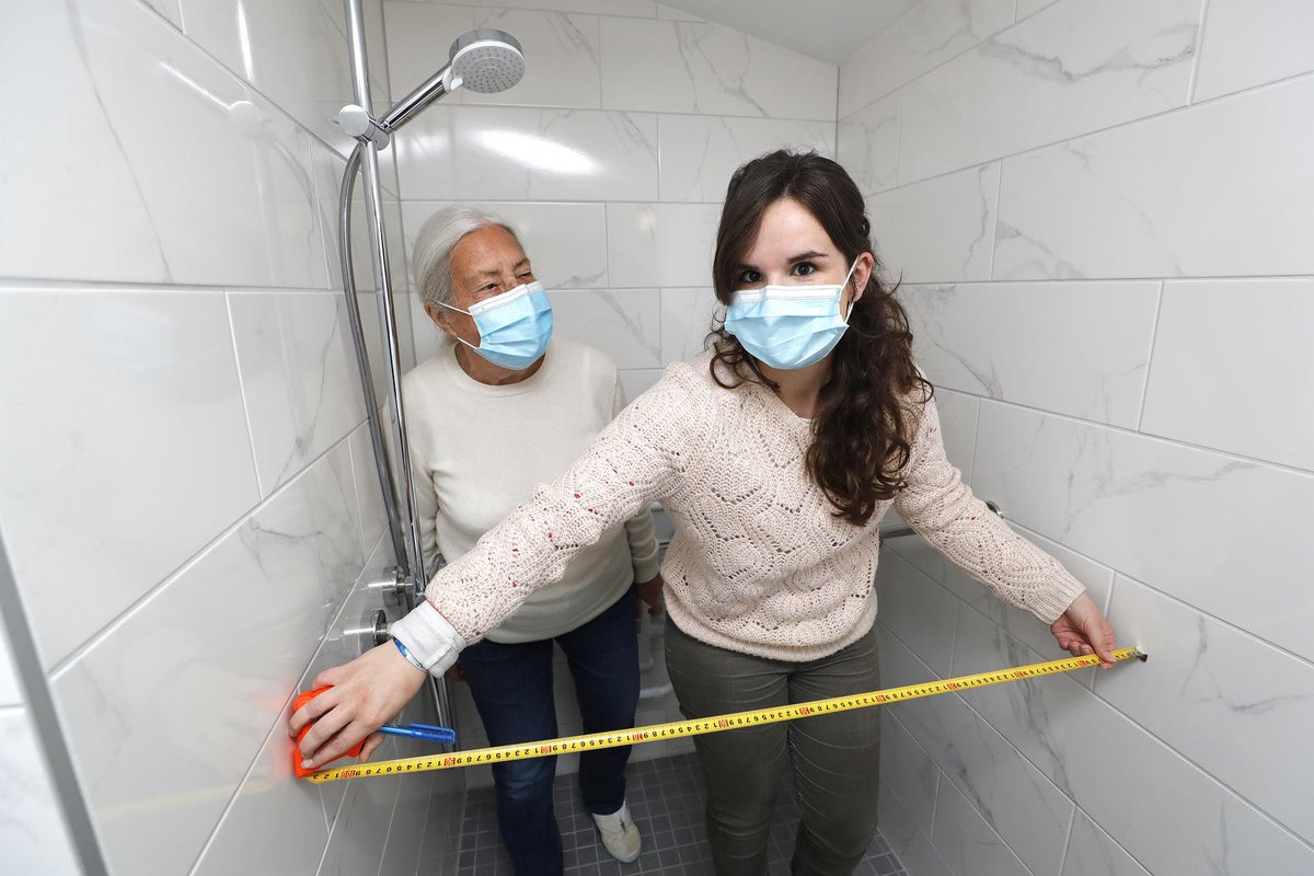 🎙️ "Je me sens davantage en sécurité dans ma maison." On vous emmène chez Mauricette à Gruson ! Cette arrière-grand-mère de 9 petits enfants a bénéficié de l'aide départementale J'amén'Âge 59 pour réadapter sa salle de bains. 👷 Découvrez son témoignage 👉 bit.ly/3hHTVYt