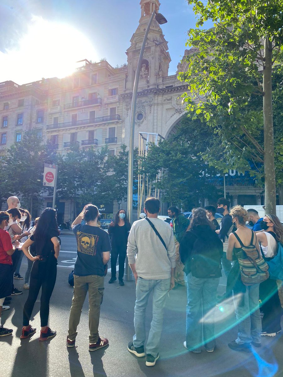 ASoterrada's tweet photo. Aquesta setmana el projecte webmapping participatiu #EdificisFerits s'ha presentat en dues sortides als grups de l'assignatura de Fonts Escrites i Documentals al grau d'Arqueologia @UniBarcelona de la mà de @CarlotaSnchez1 i @Lailaia2
@ContemporaniaUB
Fil⤵️ https://t.co/g9HkWqRUPu