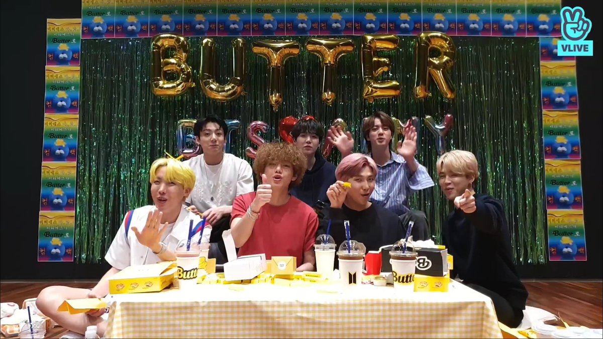 BTS_EGYPT_ARMY's tweet photo. [ صور ]

بانجتان خلال اللايف 🥺💜

@BTS_twt #BTS_Butter https://t.co/qGP83dcp5a