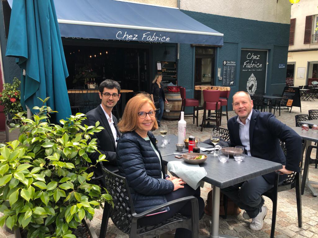 Nous accompagnons avec beaucoup d'enthousiasme la réouverture des terrasses pour cette reprise d'activité indispensable à notre économie locale.
#terrasses #melun #economielocale <a href="/julienaguin/">Julien Aguin</a> <a href="/NSBeaulnes/">Nathalie Beaulnes-Sereni</a>