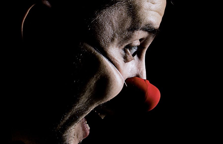 Traslamascara.com #CríticaTeatral a #TheClown espectáculo protagonizado por <a href="/by_albertofrias/">Alberto Frías</a> junto a <a href="/ernestfuster/">Ernest Fuster</a>.

traslamascara.com/the-clown-crit…

#Teatro <a href="/zenonrecalde/">Zenon Recalde</a> #JoseMasegosa <a href="/teatroamaya/">Teatro Amaya</a> @mariadiazteatro