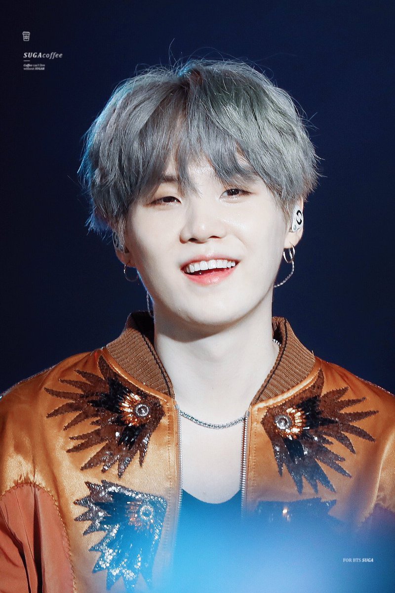 yoonhips's tweet photo. FOUR.

I vote @BTS_twt for #BBMAsTopSocial https://t.co/uROD37NlEC