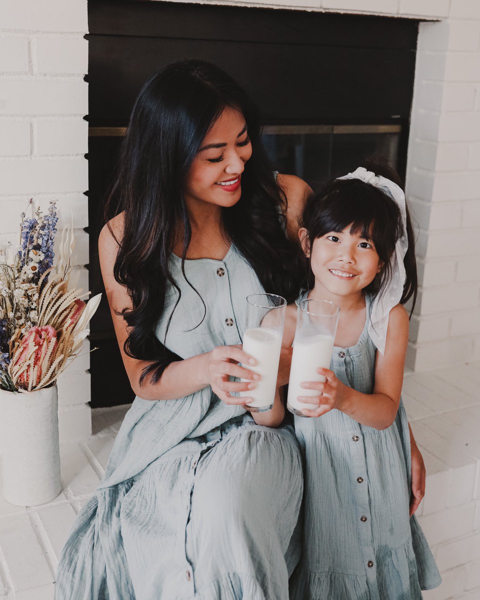 piecesofemerald's tweet photo. With the current state of the world and financial crisis, California children are facing hunger and it is absolutely heartbreaking 💔. @gotmilk has partnered with @nokidhungry to help provide up to 1 million meals to kids facing hunger!! #StayStrongTogether #gotmilk https://t.co/WZc5rhiIam