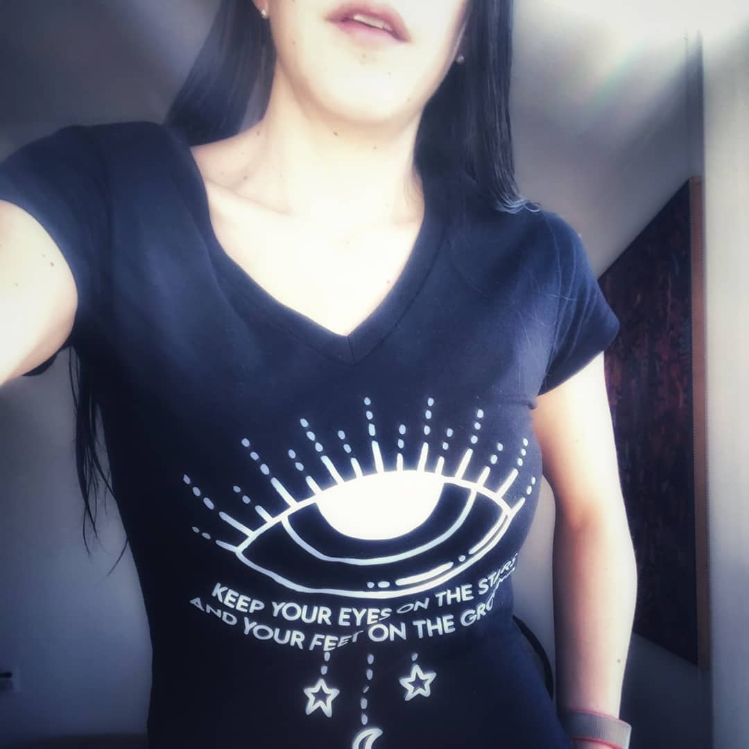 djivanluna's tweet photo. Keep Your Eyes On The Stars
And Your Feet On The Ground
Zachi Designs
#zachidesigns #playera #moda #playeramoda #modaplayera #playeras #fashion #mexico #playera #tshirt #fashionstyle #style #ropa #tiendaonline #women #style #look #estilo #tendencia #shopping #love https://t.co/wDf99wTJzy